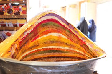 Büyük Pazar, İsfahan, İran 'da çeşitli çok renkli baharatlar