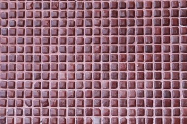 Kare kahverengi kiremitli duvar