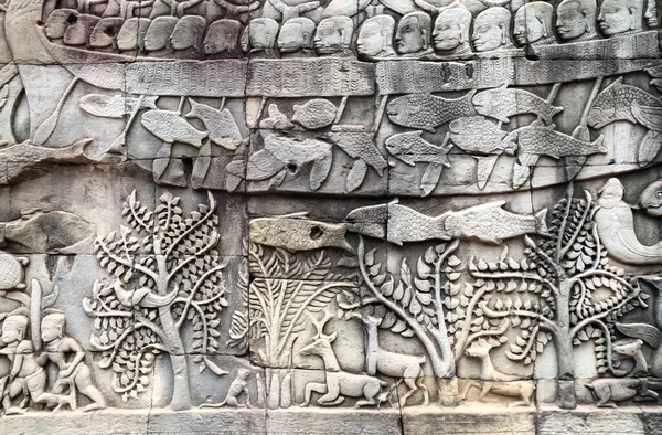 Bas Relief Stenmuren Prasat Bayons Tempel Ristningar Människor Båtar Vatten — Stockfoto