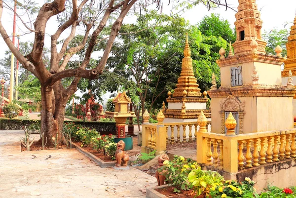 Stupas Dans Monastère Bouddhiste Côté Banlung Cambodge Indochine Asie — Photo