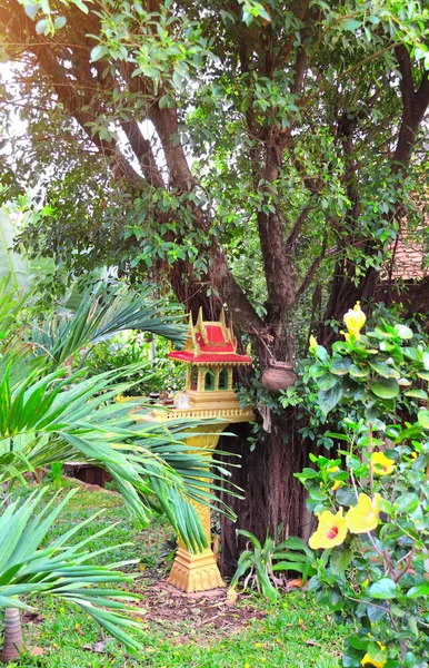 Casa Del Espíritu Tradicional Jardín Tropical Camboya Pequeño Altar Para —  Fotos de Stock