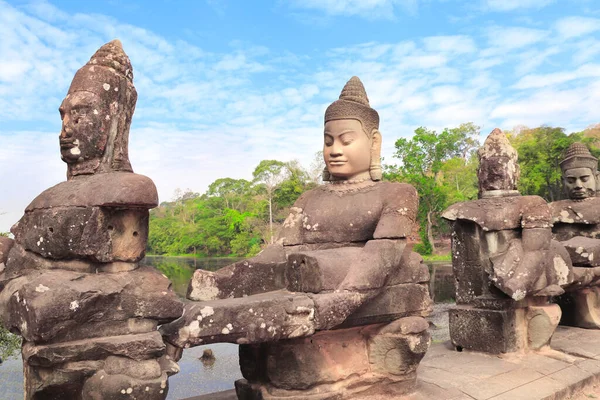 Prasat Bayon Tapınağı Nın Kapısındaki Dev Muhafızlar Angkor Wat Kompleksi — Stok fotoğraf