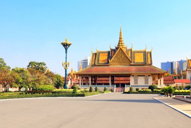 Kraliyet Sarayı kompleksinin bahçesindeki Pavilion, Phnom Penh, Kamboçya