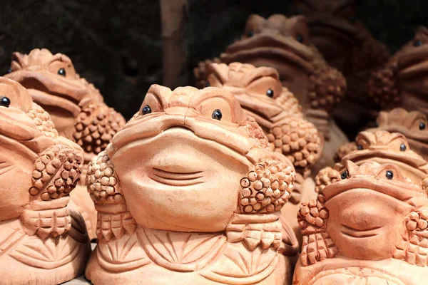 Traditionella Kambodjanska Handgjorda Souvenirer Träpaddor Trägroda Figurine Asiatisk Maskot För — Stockfoto