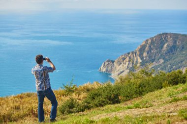 Manzarayı Cinque Terre kıyılarının, İtalya turizm