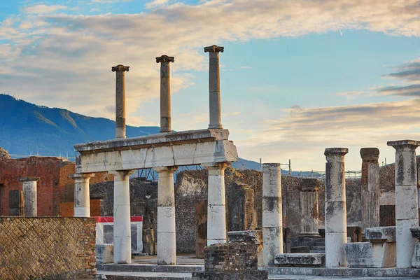 Стародавні руїни у Помпеї, Італія — стокове фото