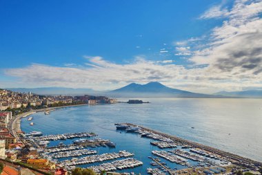 Hava doğal manzaralı Napoli Vezüv Yanardağı gündoğumu