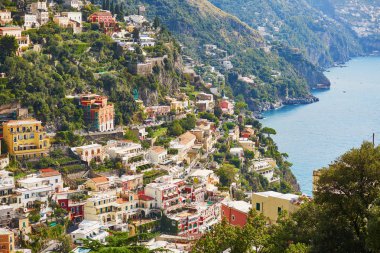 Positano, Amalfi Coast, İtalya güzel Akdeniz Köyü doğal görünümü