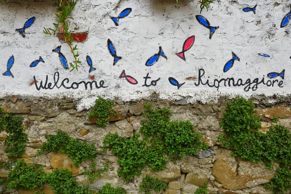 Cinque Terre में Riomaggiore साइन में आपका स्वागत है — स्टॉक फ़ोटो, इमेज