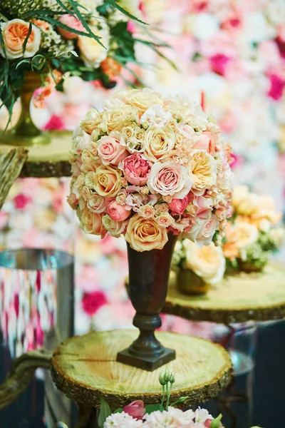 Elegancki stół dla zdarzenia strony lub wesele — Zdjęcie stockowe