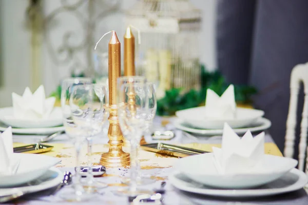 Conjunto de mesa para festa de evento ou recepção de casamento — Fotografia de Stock