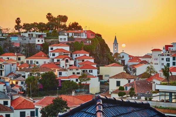 Vista aérea panorámica del pueblo de Camara de Lobos, Madeira — Foto de Stock