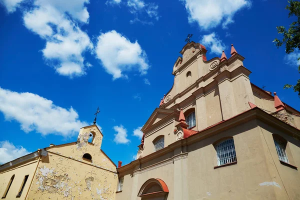 Iglesia de San Ignacio en el casco antiguo de Vilna — Foto de Stock