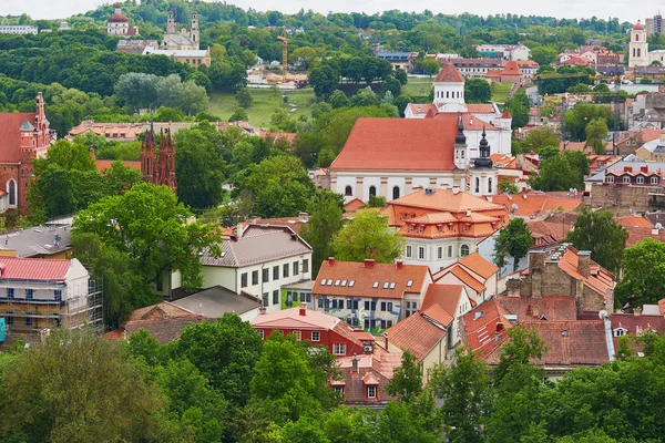 立陶宛维尔纽斯旧城的美丽全景 — 图库照片