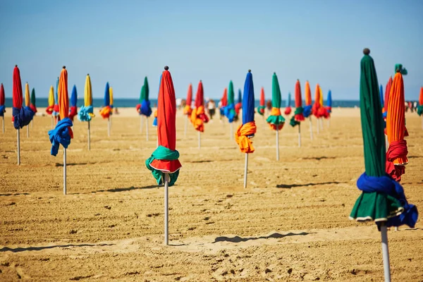 Colorful parasols on Deauville, Northern France, Europe — Stock Photo, Image