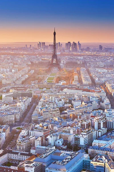 Torre Eiffel ao pôr do sol — Fotografia de Stock