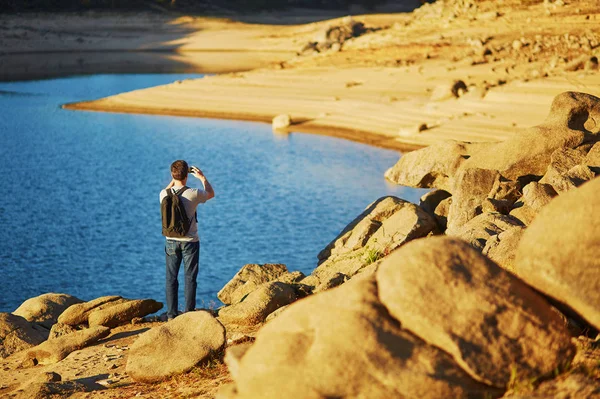 Turista Che Gode Una Splendida Vista Sardegna — Foto Stock