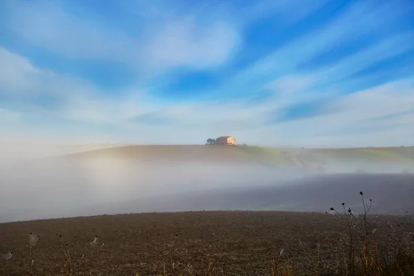 Мальовничі Тосканський Краєвид Красиві Полів Лугів Пагорби Ранкові Тумани San — стокове фото