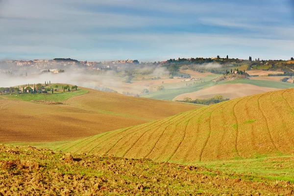 Paisaje Escénico Toscano Con Hermosos Campos Prados Colinas Con Nieblas — Foto de Stock