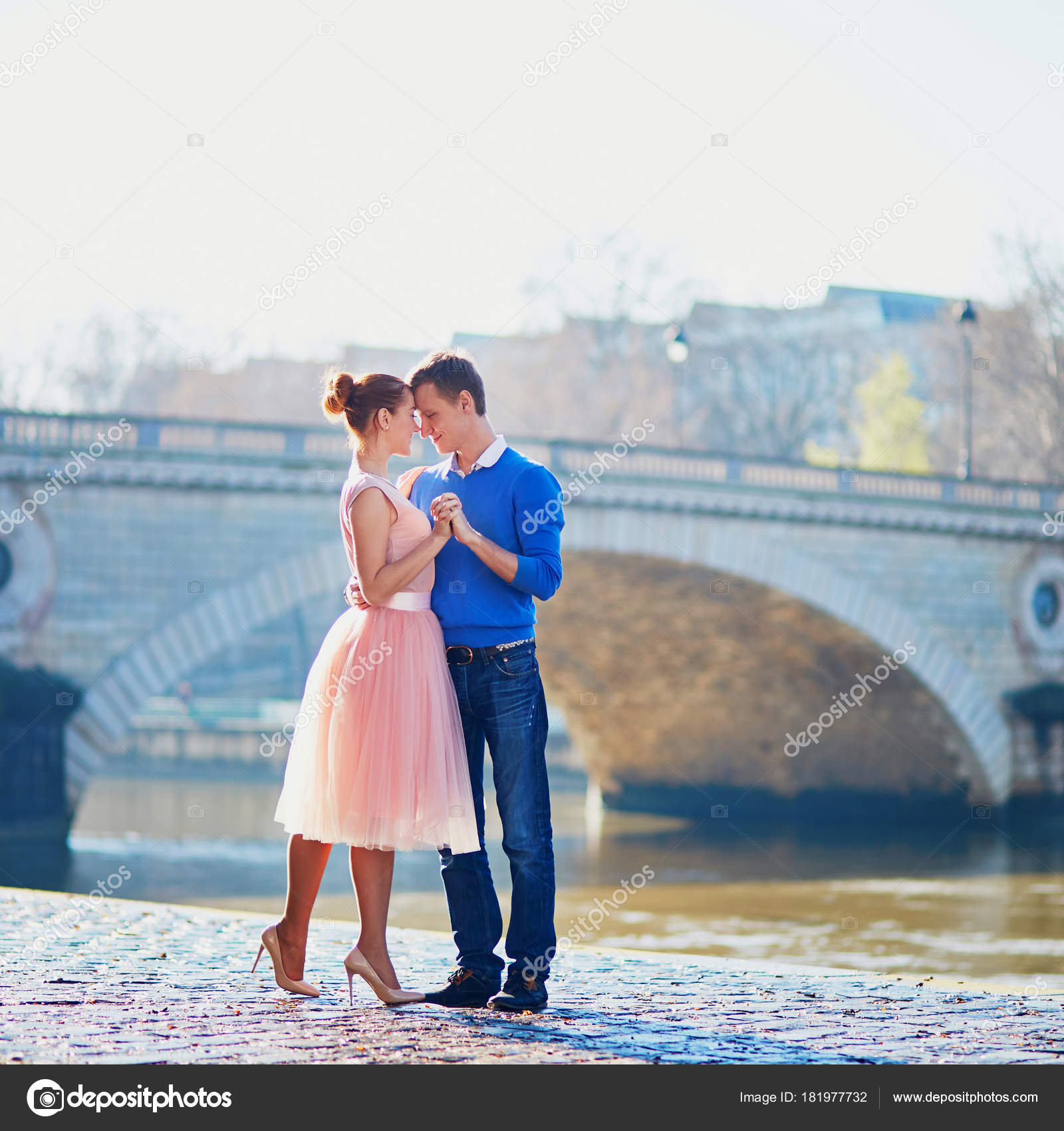 paris dating river)