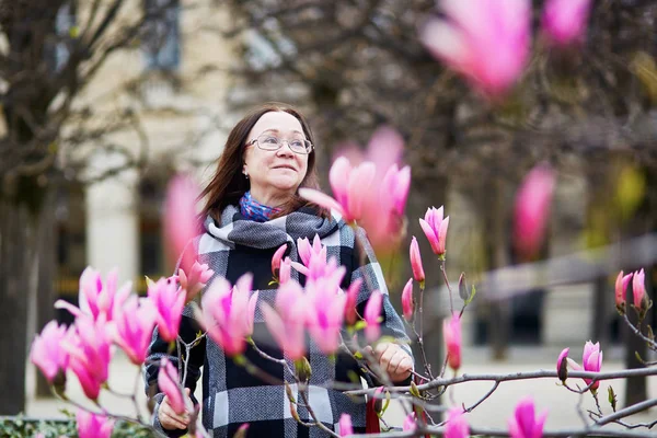 Beautiful Middle Aged Woman Parisian Park Spring Day Admiring Pink — Stock Photo, Image