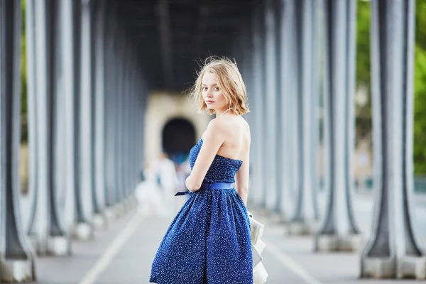 Hermosa Joven Elegante Francesa París Aire Libre —  Fotos de Stock