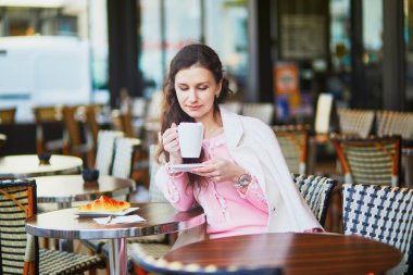 Açık kafe ya da Restoran, Paris, Fransa, kahve içme kadın