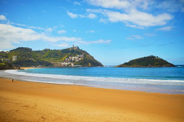 Vistas panorámicas de la playa de La Concha en San Sebastián, España — Foto de Stock