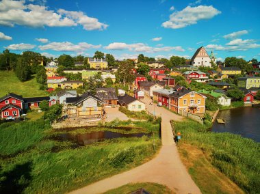Finlandiya 'nın tarihi Porvoo kentinin havadan görünüşü
