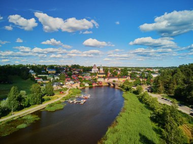 Finlandiya 'nın tarihi Porvoo kentinin havadan görünüşü