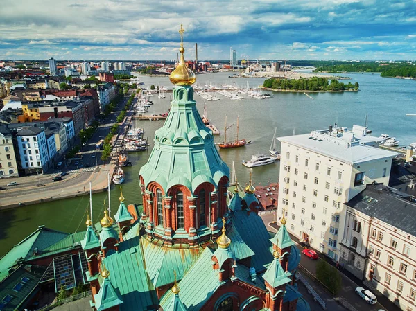 Widok z lotu ptaka na Katedrę Uspenskiego w Helsinkach, Finlandia — Zdjęcie stockowe