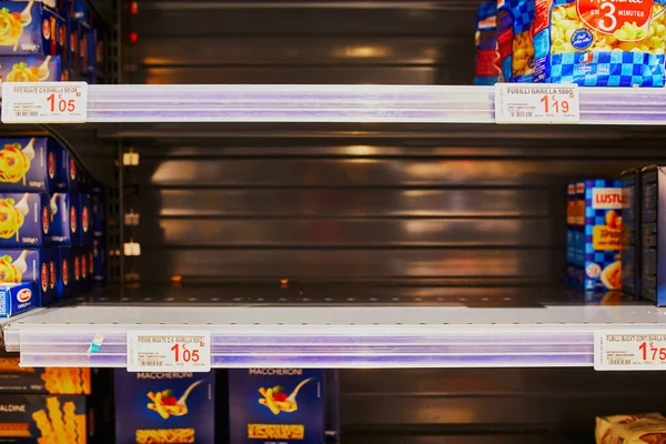 Paris France February 2020 Half Empty Shelves Parisian Supermarket Outbreak — Stok fotoğraf