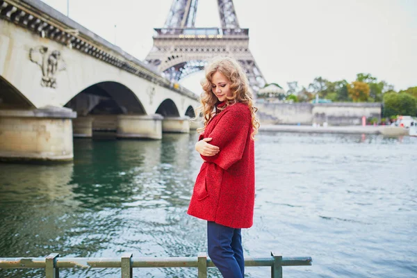 Mujer Joven Con Pelo Largo Rubio Rizado París Francia Hermoso — Foto de Stock
