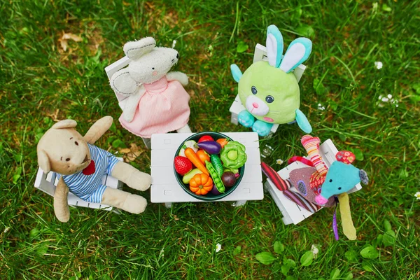 Brinquedos Suaves Que Têm Jantar Com Estatuetas Barro Frutas Legumes — Fotografia de Stock