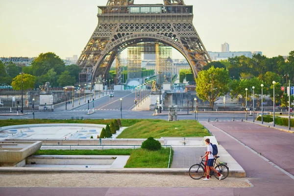Paris França Maio 2020 Torre Eiffel Ruas Vazias Paris Sem — Fotografia de Stock