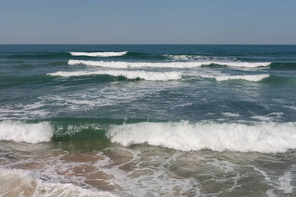 Welliges Mittelmeer. — Stockfoto