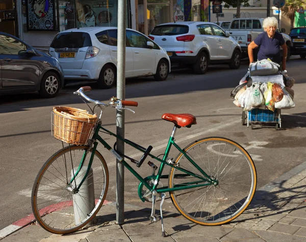 Na rua em Tel Aviv . — Fotografia de Stock