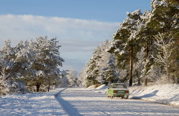 Route de campagne en hiver . — Photo