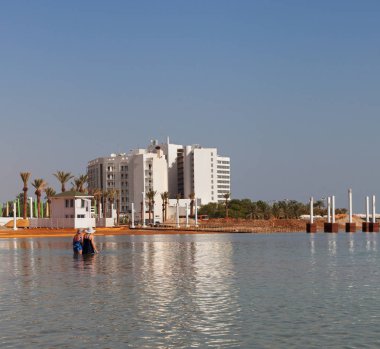 Dead sea beach için göster.