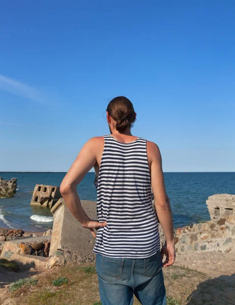 Matrose an einer Küste. — Stockfoto