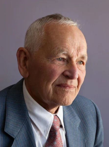 Retrato de um homem idoso. — Fotografia de Stock