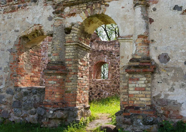 Landscape with ruins. — Stockfoto