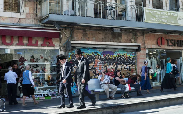 People on the street of Jerusalem. — Stock Photo, Image