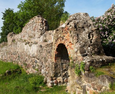 Landscape with ruins.