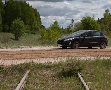 Terk edilmiş tren yolu.