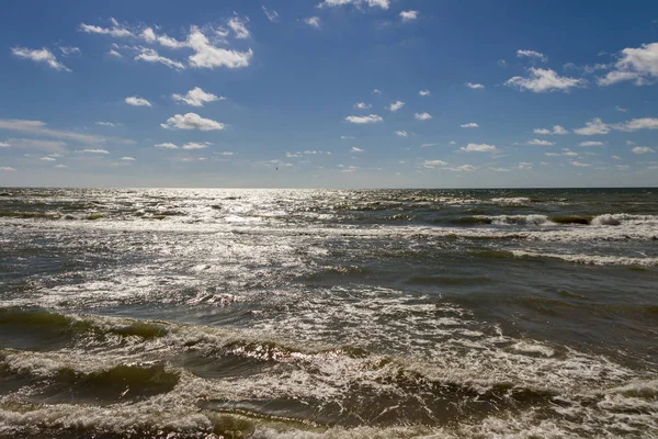 Zvlněná Baltské moře. — Stock fotografie