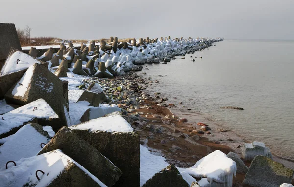 Vinter på stranden av Östersjön. — Stockfoto