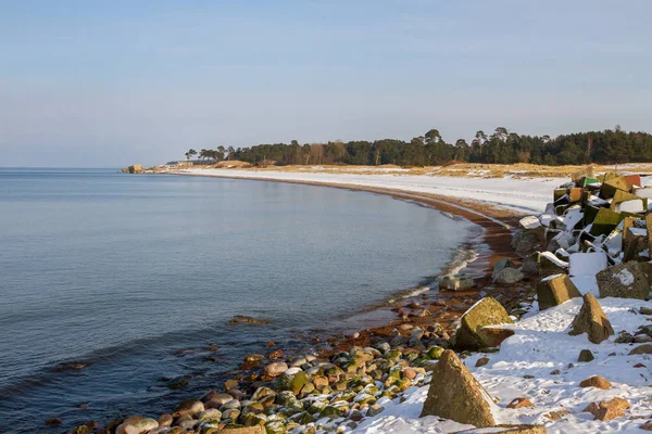 Vinter på stranden av Östersjön. — Stockfoto