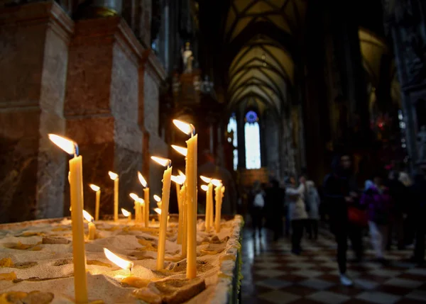 Dentro de la iglesia de San Esteban de Viena . — Foto de Stock