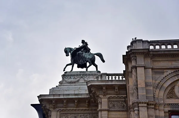 Monumento en el casco antiguo de Viena . — Foto de Stock